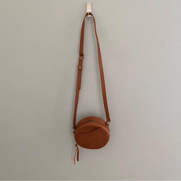 Portland Leather, circle crossbody bag - Picture 9 of 14